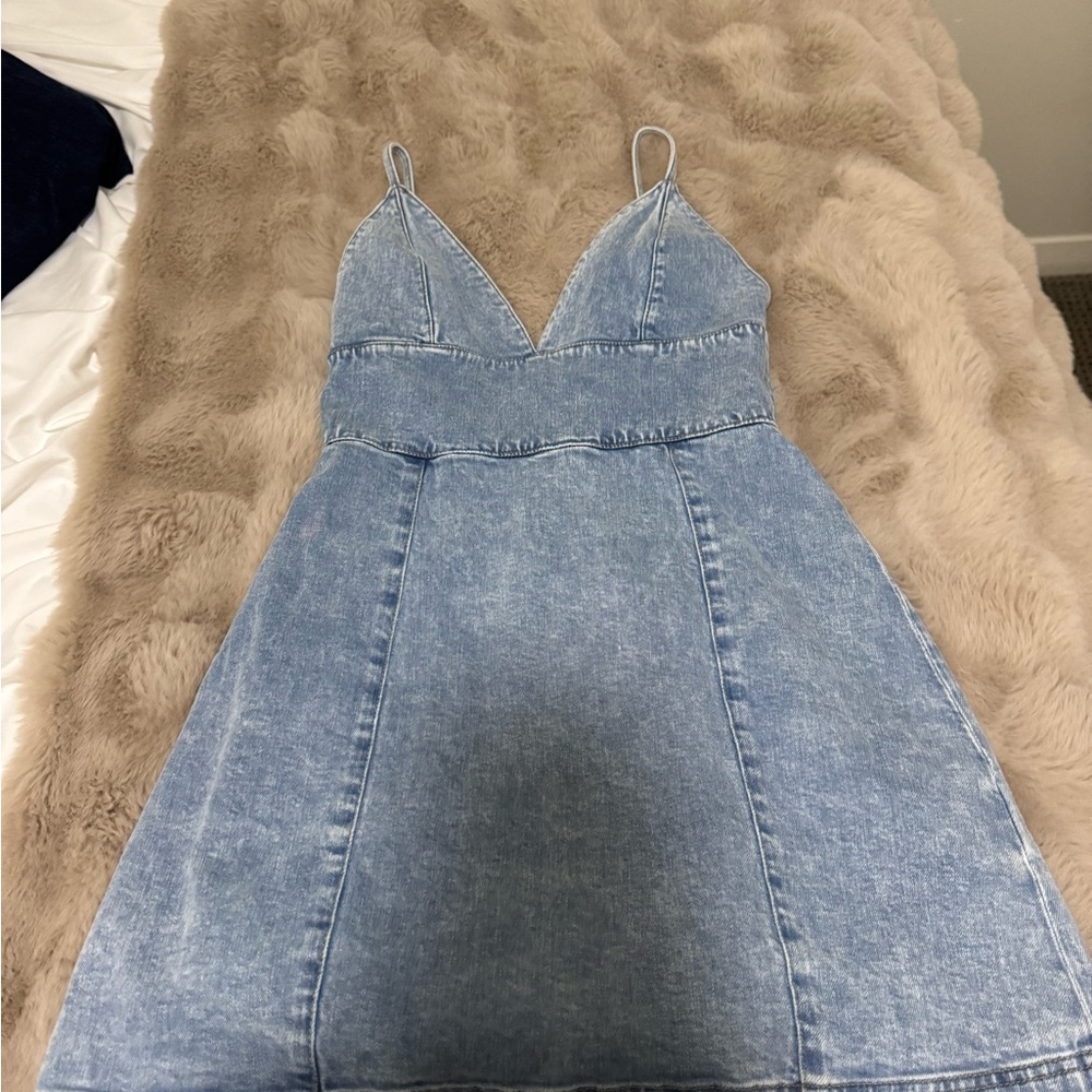 alice and olivia devin dress